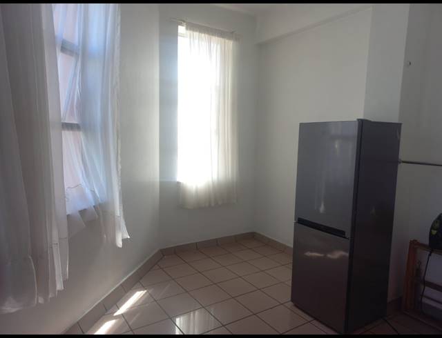 2 BEDROOM FLAT TO LET IN SOUTH BEACH